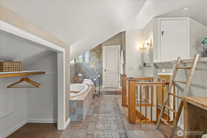 Property photo for 10037 15th Avenue Nw, Seattle photo 16