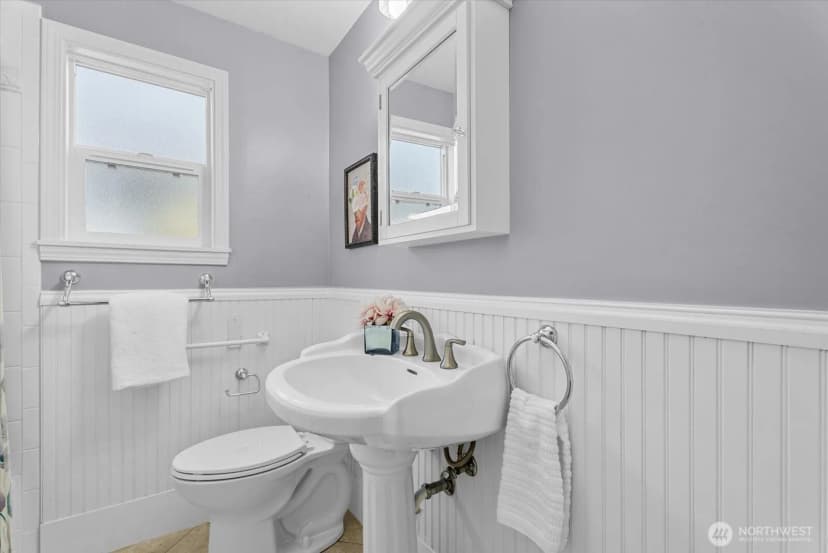 Property photo for 12116 Shorewood Drive Sw, Burien photo 23