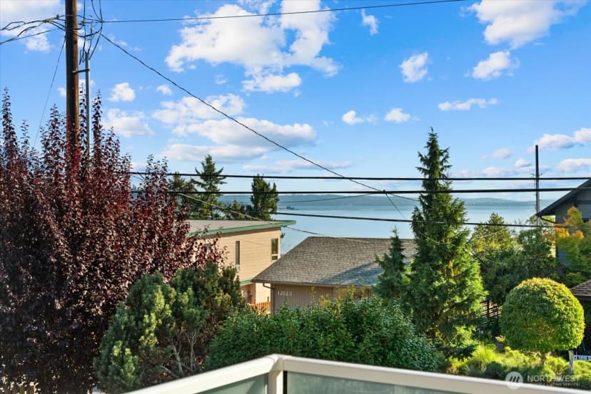 Property photo for 12116 Shorewood Drive Sw, Burien photo 21