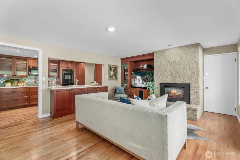 Property photo for 12116 Shorewood Drive Sw, Burien photo 8