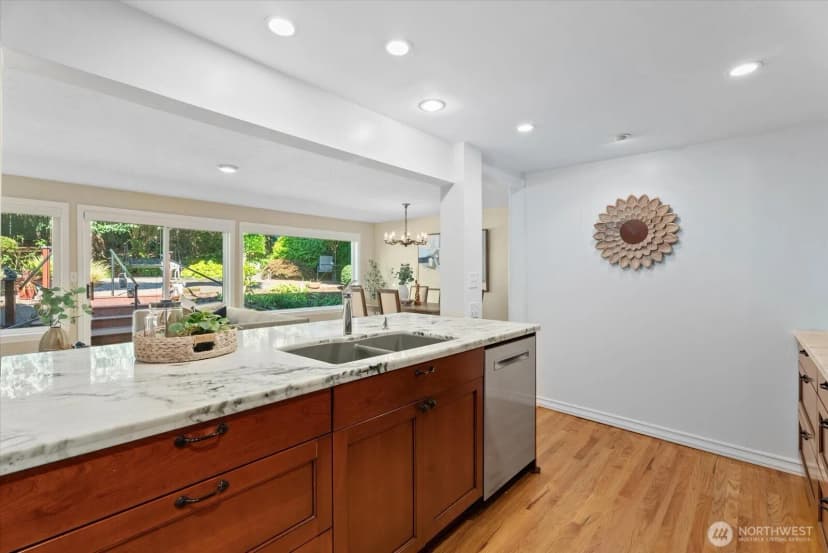 Property photo for 12116 Shorewood Drive Sw, Burien photo 15