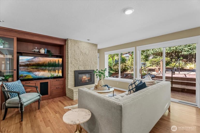 Property photo for 12116 Shorewood Drive Sw, Burien photo 9