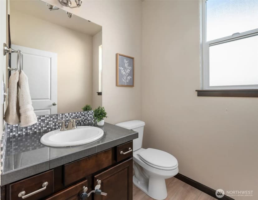 Property photo for 1873 Sw Downfield Way, Oak Harbor photo 19
