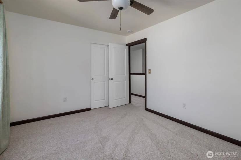 Property photo for 1873 Sw Downfield Way, Oak Harbor photo 31