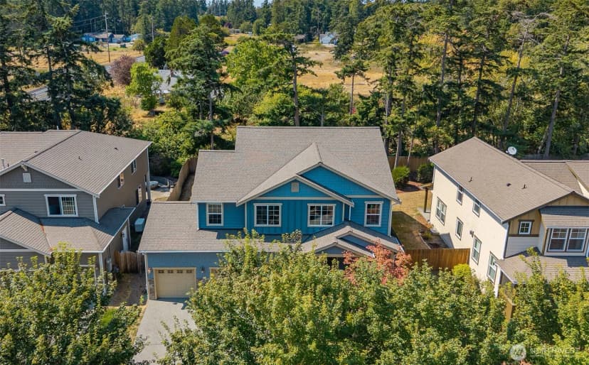 Property photo for 1873 Sw Downfield Way, Oak Harbor photo 3
