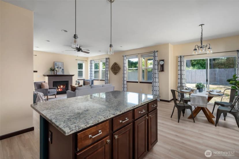 Property photo for 1873 Sw Downfield Way, Oak Harbor photo 12