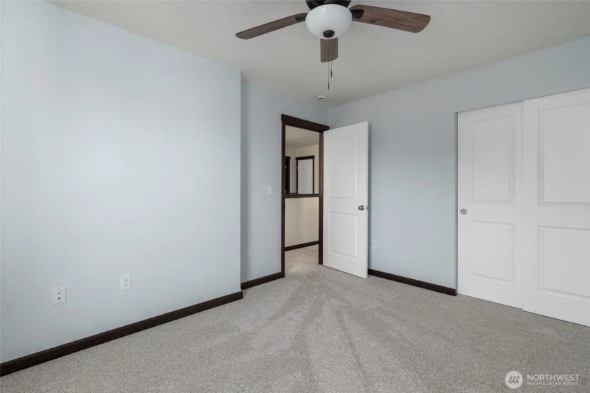 Property photo for 1873 Sw Downfield Way, Oak Harbor photo 34