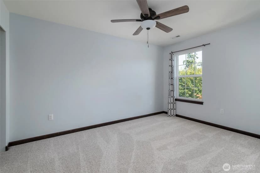 Property photo for 1873 Sw Downfield Way, Oak Harbor photo 35