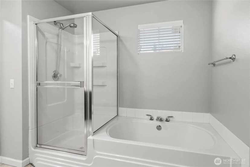 Property photo for 16901 Woodside Drive Se, Renton photo 20