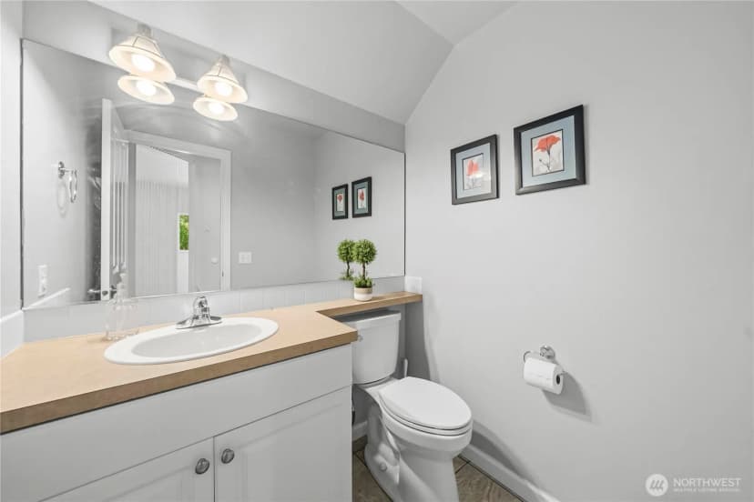 Property photo for 16901 Woodside Drive Se, Renton photo 22
