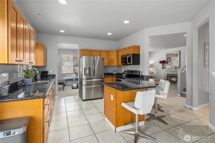 Property photo for 16901 Woodside Drive Se, Renton photo 7