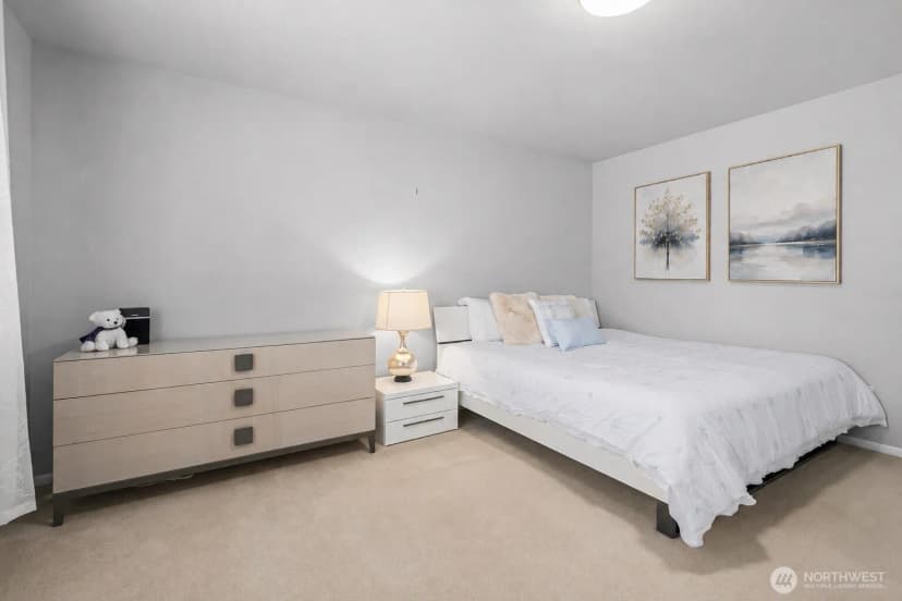 Property photo for 16901 Woodside Drive Se, Renton photo 15