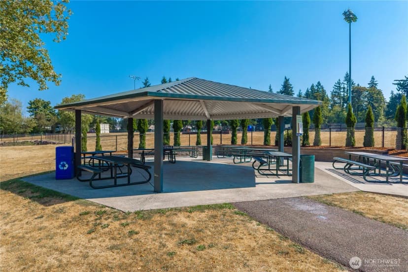 Property photo for 16901 Woodside Drive Se, Renton photo 30