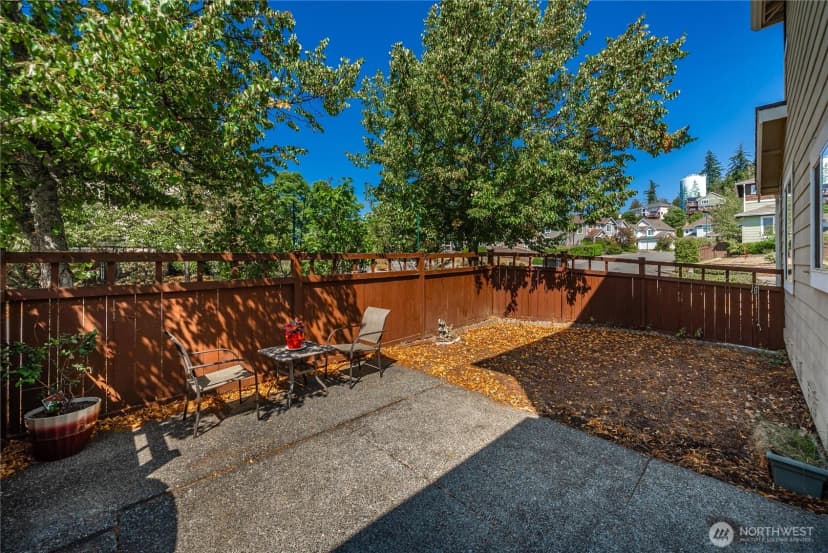 Property photo for 16901 Woodside Drive Se, Renton photo 24