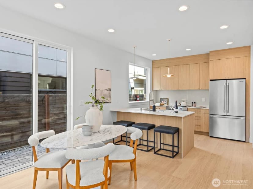 Property photo for 4326 Woodlawn Avenue N #b, Seattle photo 10