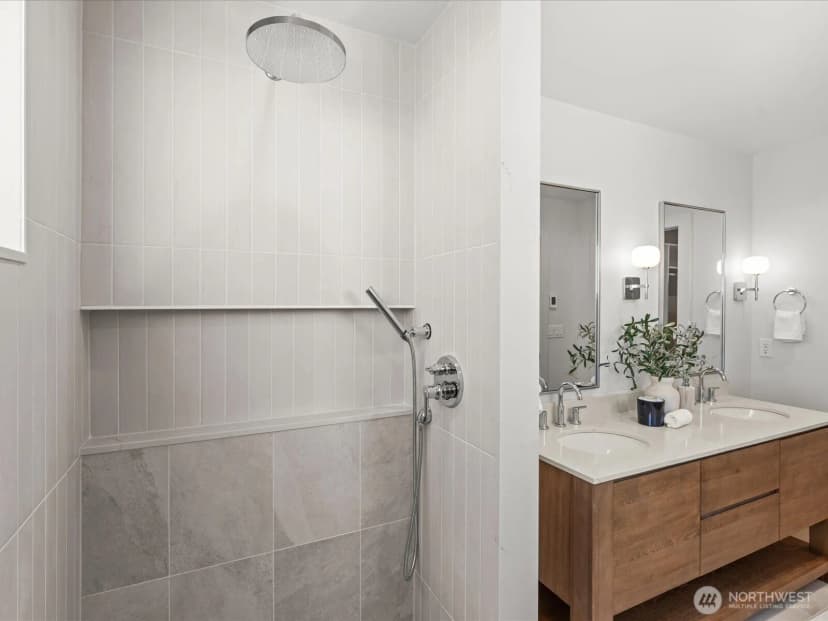 Property photo for 4326 Woodlawn Avenue N #b, Seattle photo 19