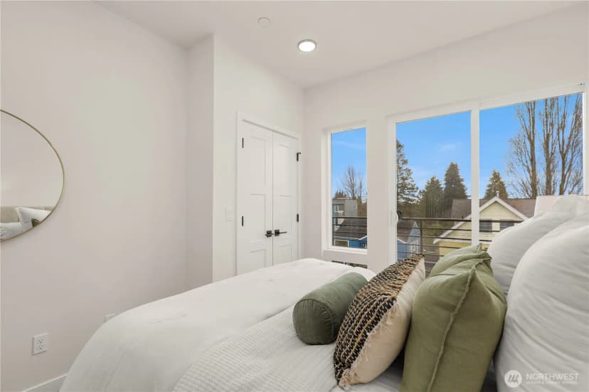 Property photo for 1206 B Nw 83rd Street, Seattle photo 14