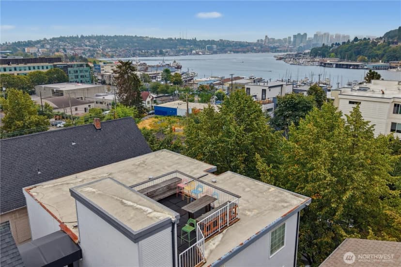 Property photo for 952 N 35th Street #102, Seattle photo 25