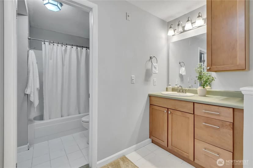 Property photo for 952 N 35th Street #102, Seattle photo 23