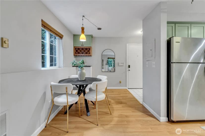 Property photo for 952 N 35th Street #102, Seattle photo 11