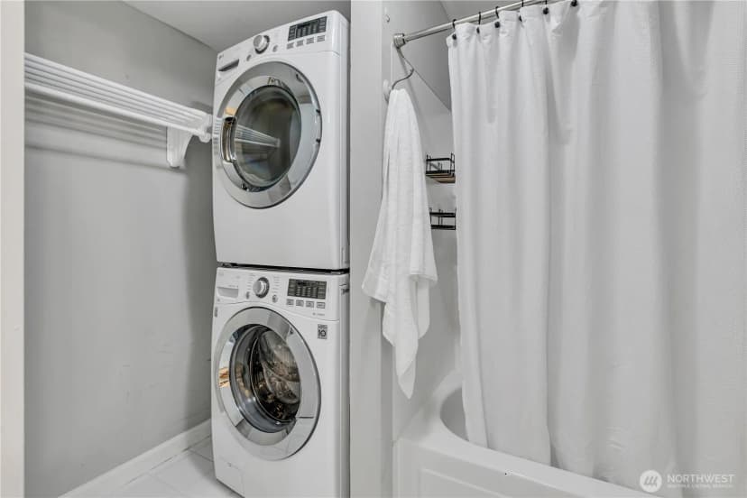 Property photo for 952 N 35th Street #102, Seattle photo 24