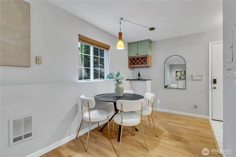 Property photo for 952 N 35th Street #102, Seattle photo 10