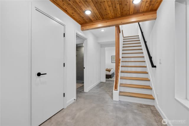 Property photo for 5013 Fauntleroy Way Sw, Seattle photo 4