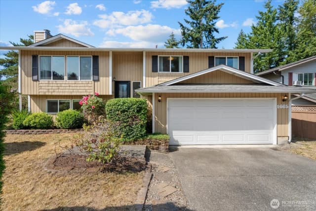 Property photo for 1665 Monroe Court Se, Renton
