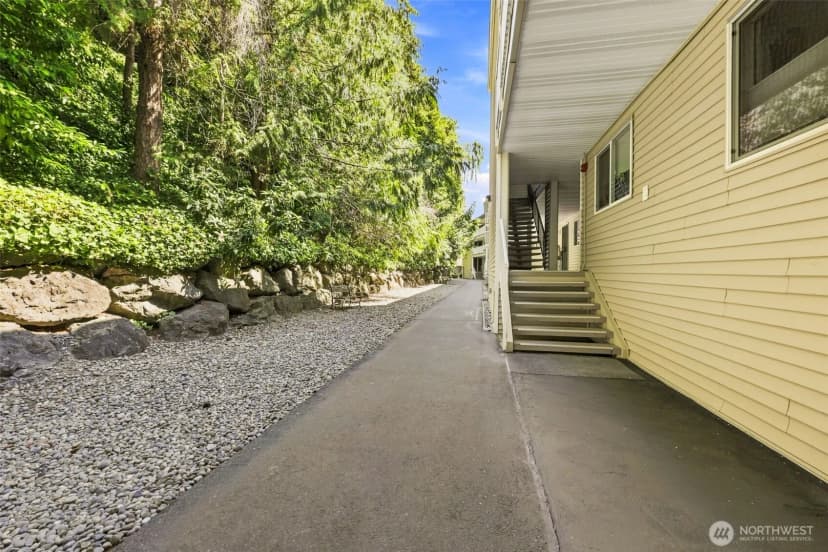 Property photo for 10203 47th Avenue Sw #b8, Seattle photo 28