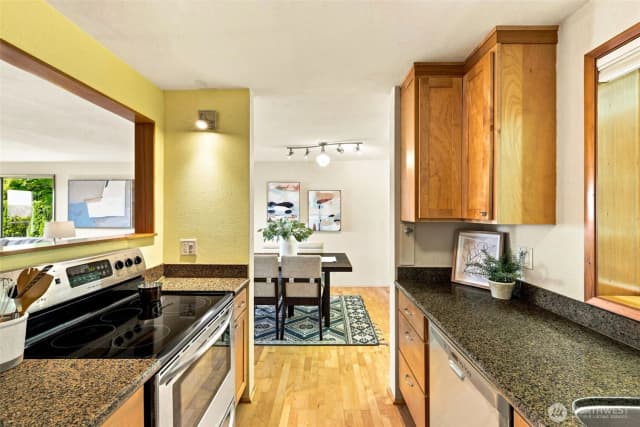 Property photo for 10203 47th Avenue Sw #b8, Seattle photo 5