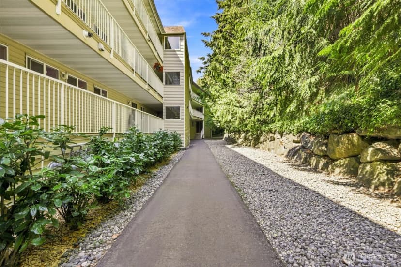Property photo for 10203 47th Avenue Sw #b8, Seattle photo 27
