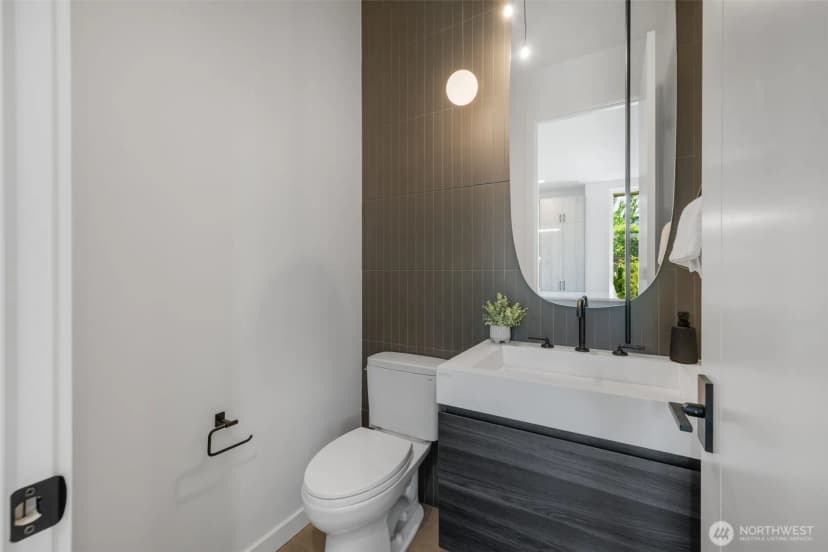 Property photo for 4219 51st Avenue S, Seattle photo 9