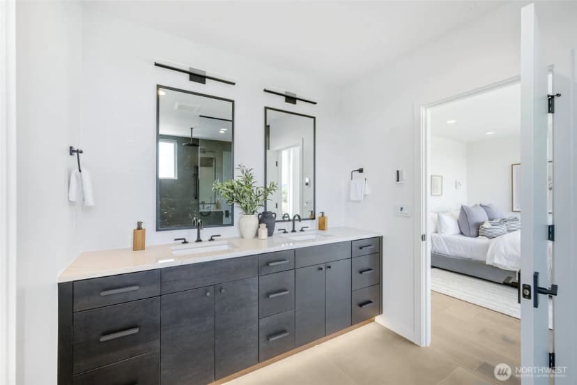 Property photo for 4219 51st Avenue S, Seattle photo 14