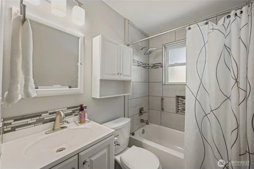Property photo for 12086 Ne 137th Court, Kirkland photo 17