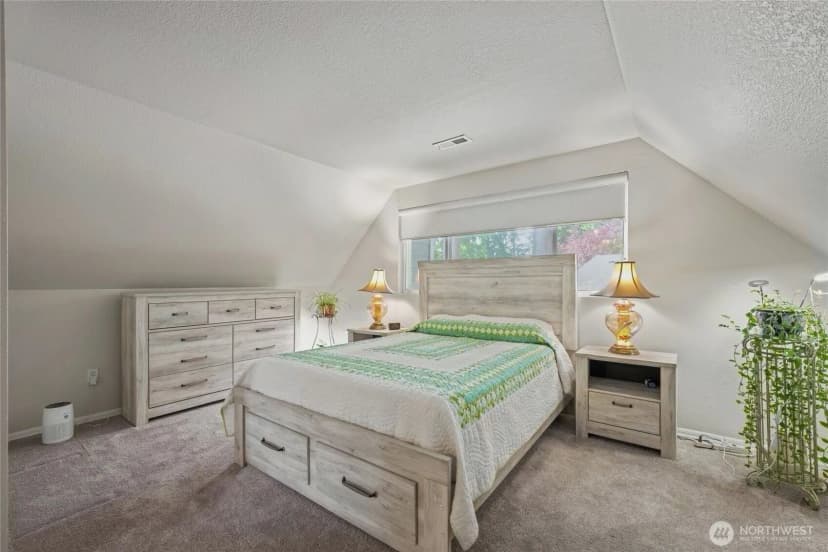 Property photo for 12086 Ne 137th Court, Kirkland photo 18