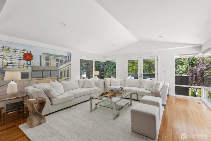 Property photo for 2202 Sahalee Drive E, Sammamish photo 3