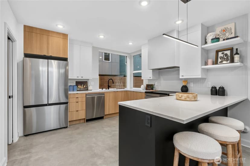 Property photo for 5011 Fauntleroy Way Sw #unit A, Seattle photo 8