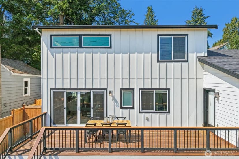 Property photo for 12038 N Park Avenue N, Seattle photo 28