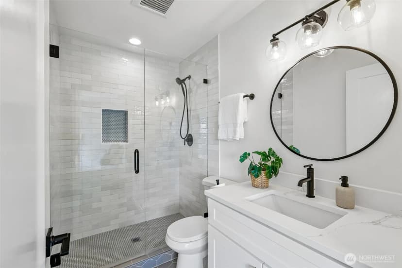 Property photo for 12038 N Park Avenue N, Seattle photo 14