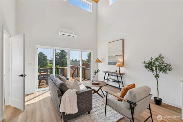 Property photo for 12038 N Park Avenue N, Seattle photo 5