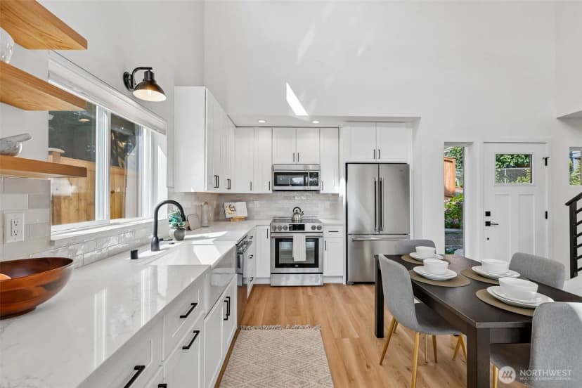 Property photo for 12038 N Park Avenue N, Seattle photo 9