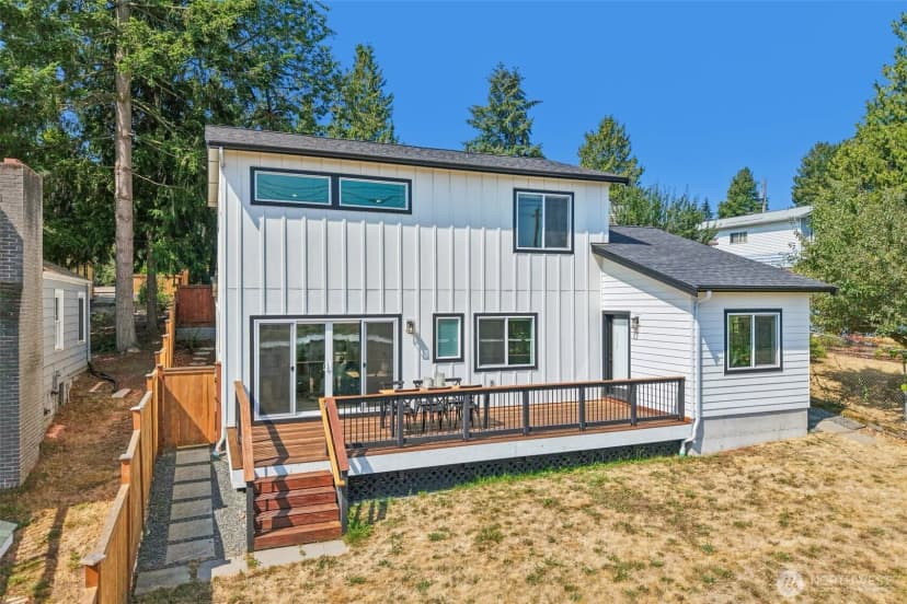 Property photo for 12038 N Park Avenue N, Seattle photo 26