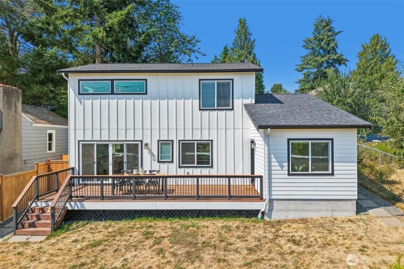 Property photo for 12038 N Park Avenue N, Seattle photo 25