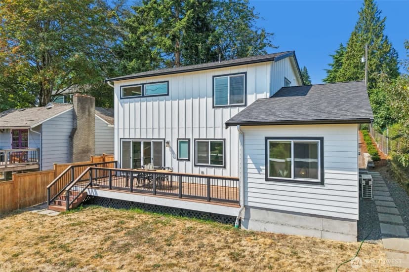 Property photo for 12038 N Park Avenue N, Seattle photo 27
