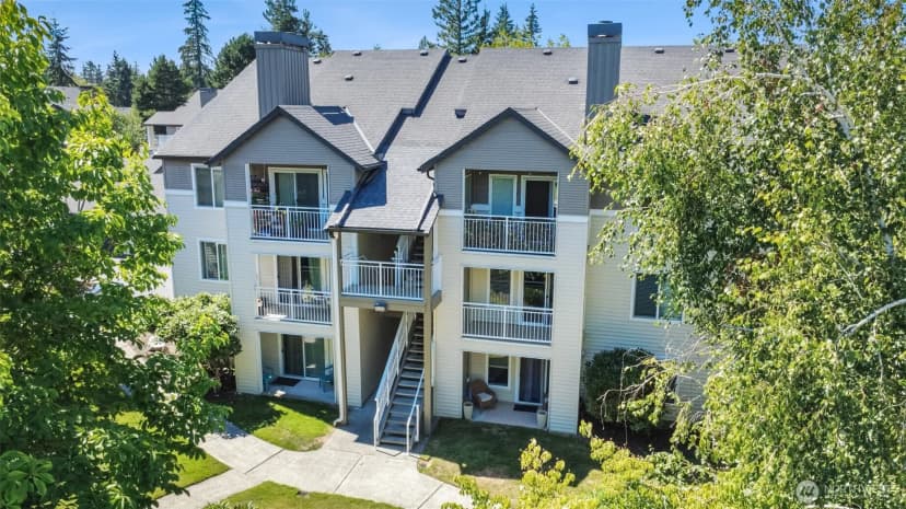 Property photo for 12423 Harbour Pointe Boulevard #v202, Mukilteo photo 4