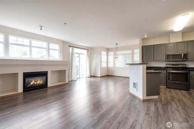 Property photo for 17656 134th Lane Se #f17656, Renton photo 2