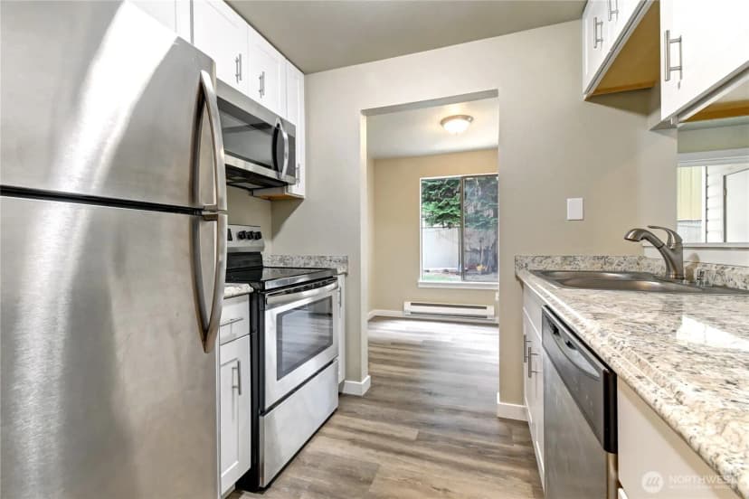 Property photo for 1102 8th Street Ne #6, Auburn photo 3