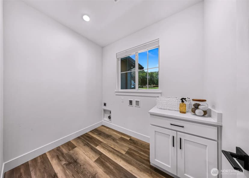 Property photo for 417 274th Street Ne, Arlington photo 21