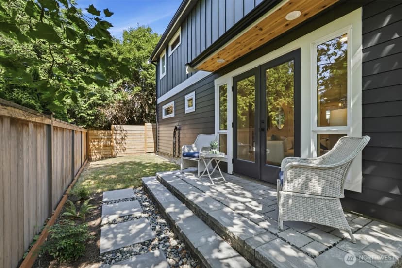 Property photo for 8817 Densmore Avenue N, Seattle photo 11