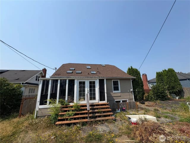 Property photo for 2571 Rainier Avenue, Everett photo 3